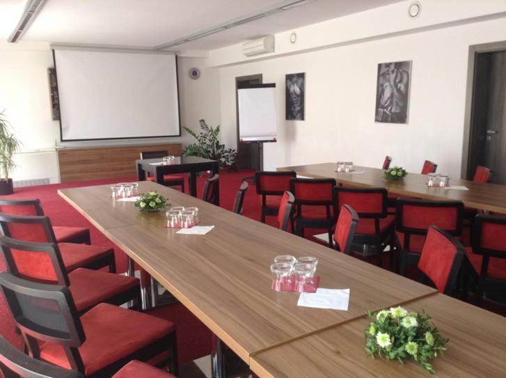 Uherský Brod Hotel Monde מראה חיצוני תמונה