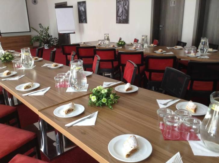 Uherský Brod Hotel Monde מראה חיצוני תמונה