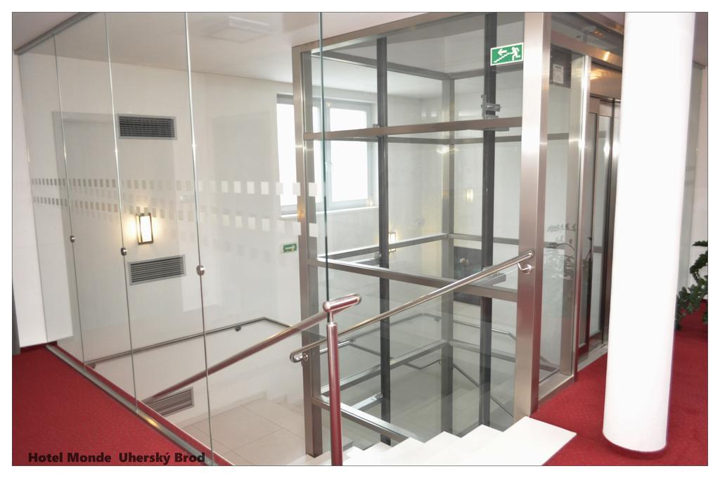Uherský Brod Hotel Monde מראה חיצוני תמונה