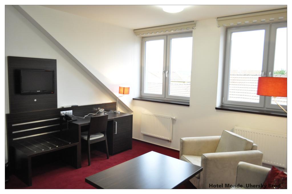 Uherský Brod Hotel Monde מראה חיצוני תמונה