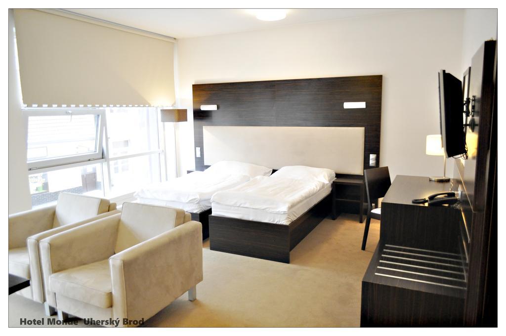 Uherský Brod Hotel Monde מראה חיצוני תמונה
