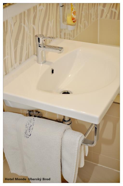 Uherský Brod Hotel Monde מראה חיצוני תמונה