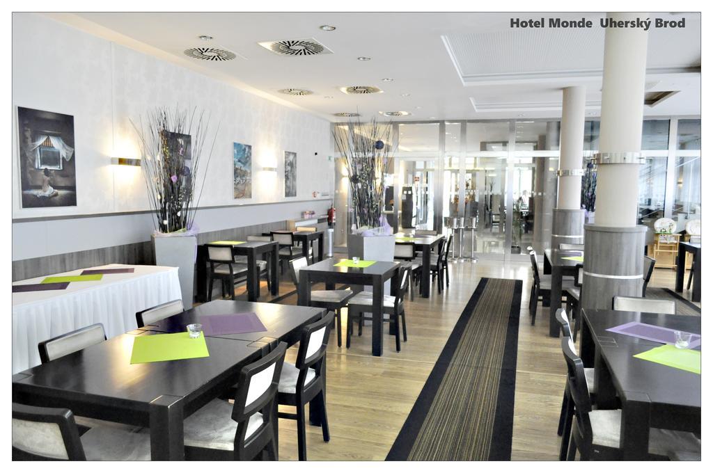 Uherský Brod Hotel Monde מראה חיצוני תמונה